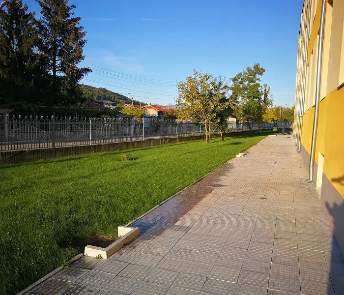 Изграждане на поливна система и затревяване - ОУ "Св. св. Кирил и Методий" град Николаево.