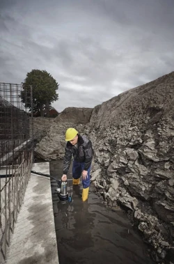 Снимка на Дренажна помпа за замърсени води OASE MudDrain 25000